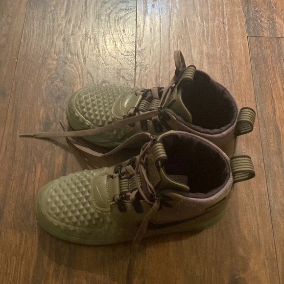 Nike Duck Boots - Picture 2 of 6